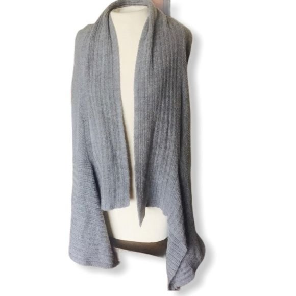 Christopher & Banks Heathered Gray Knit Asymmetrical Vest Shawl Size Small - Picture 1 of 4